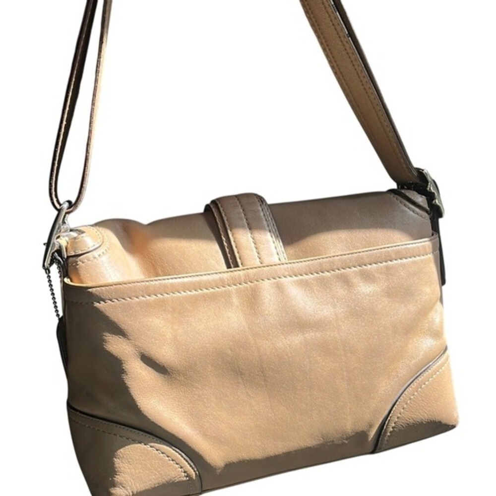 Coach Soho Buckle Flap Y2K Shoulder Bag Classic Style Leather Camel Tan Brown - Picture 4 of 13